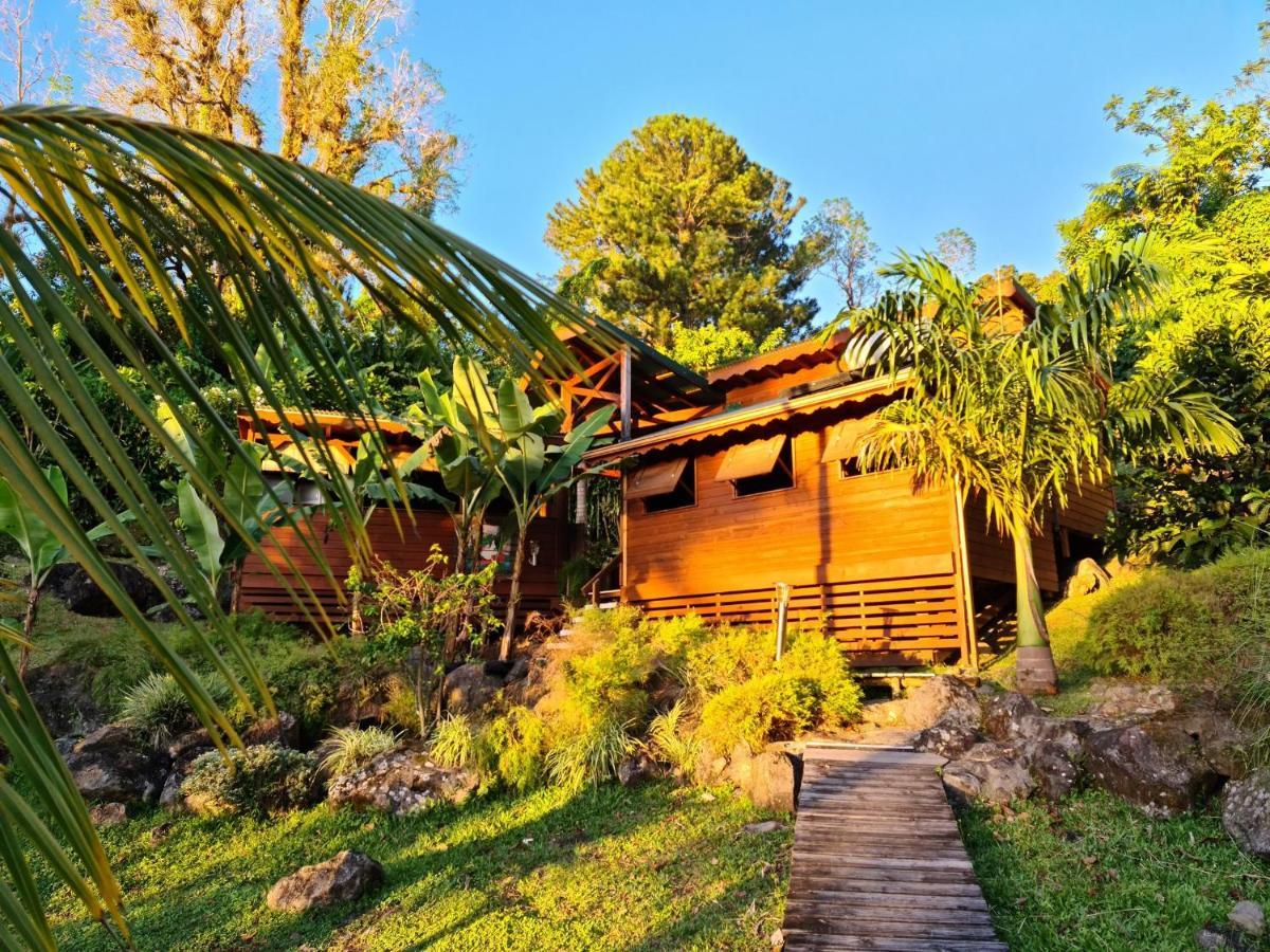 Les Bananes Vertes Ecolodges Сен-Клод Экстерьер фото
