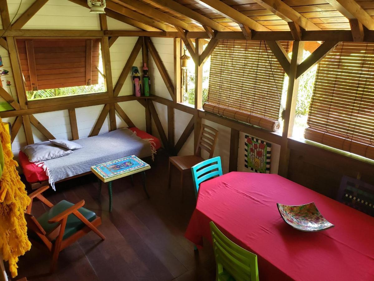 Les Bananes Vertes Ecolodges Сен-Клод Экстерьер фото