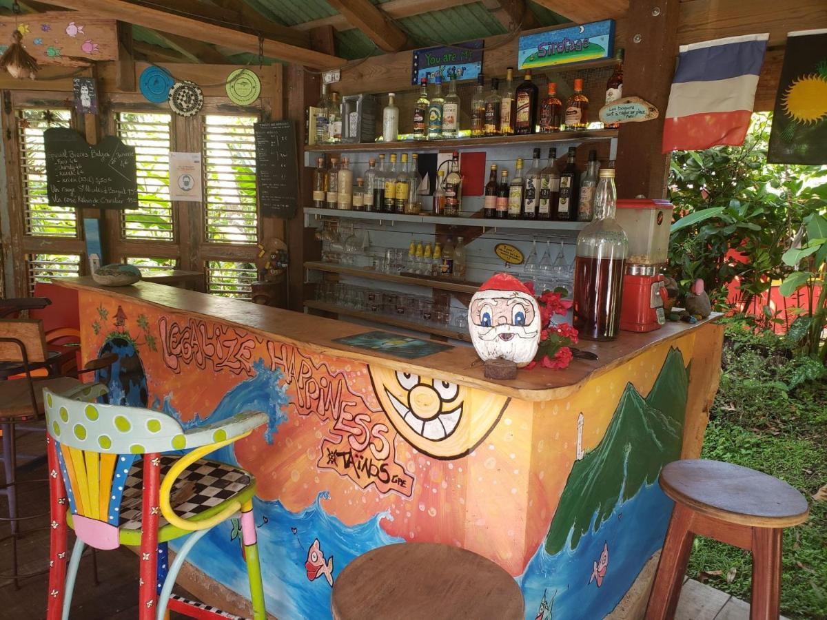 Les Bananes Vertes Ecolodges Сен-Клод Экстерьер фото
